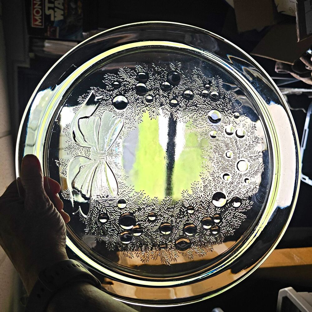 Clear Glass Christmas Wreath Round Platter, Decorative, 13 in vtg cookie plate